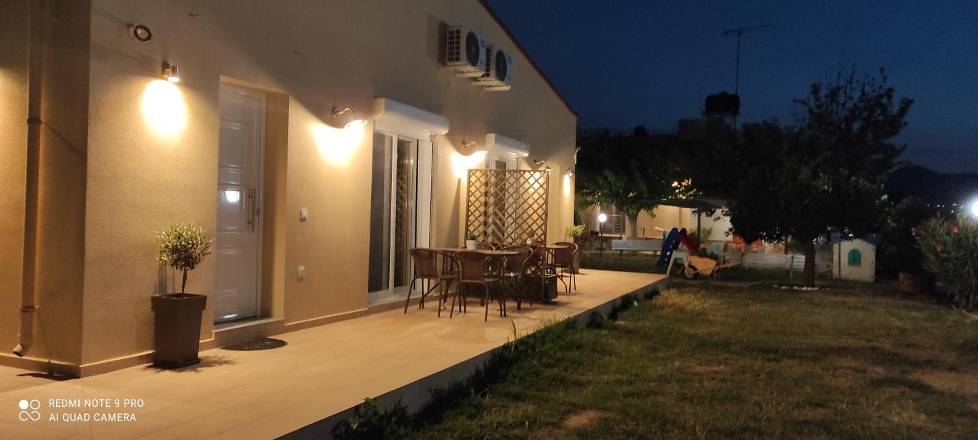 Mamanis Studios Loutra Edipsou  Luaran gambar