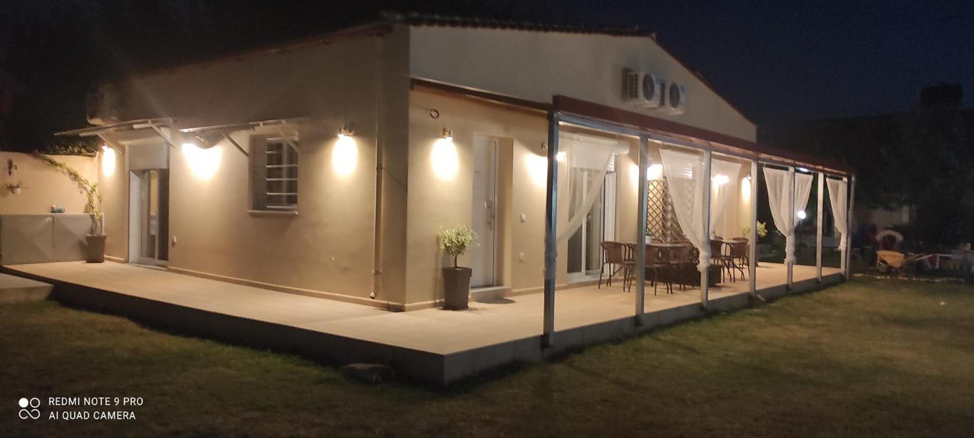 Mamanis Studios Loutra Edipsou  Luaran gambar