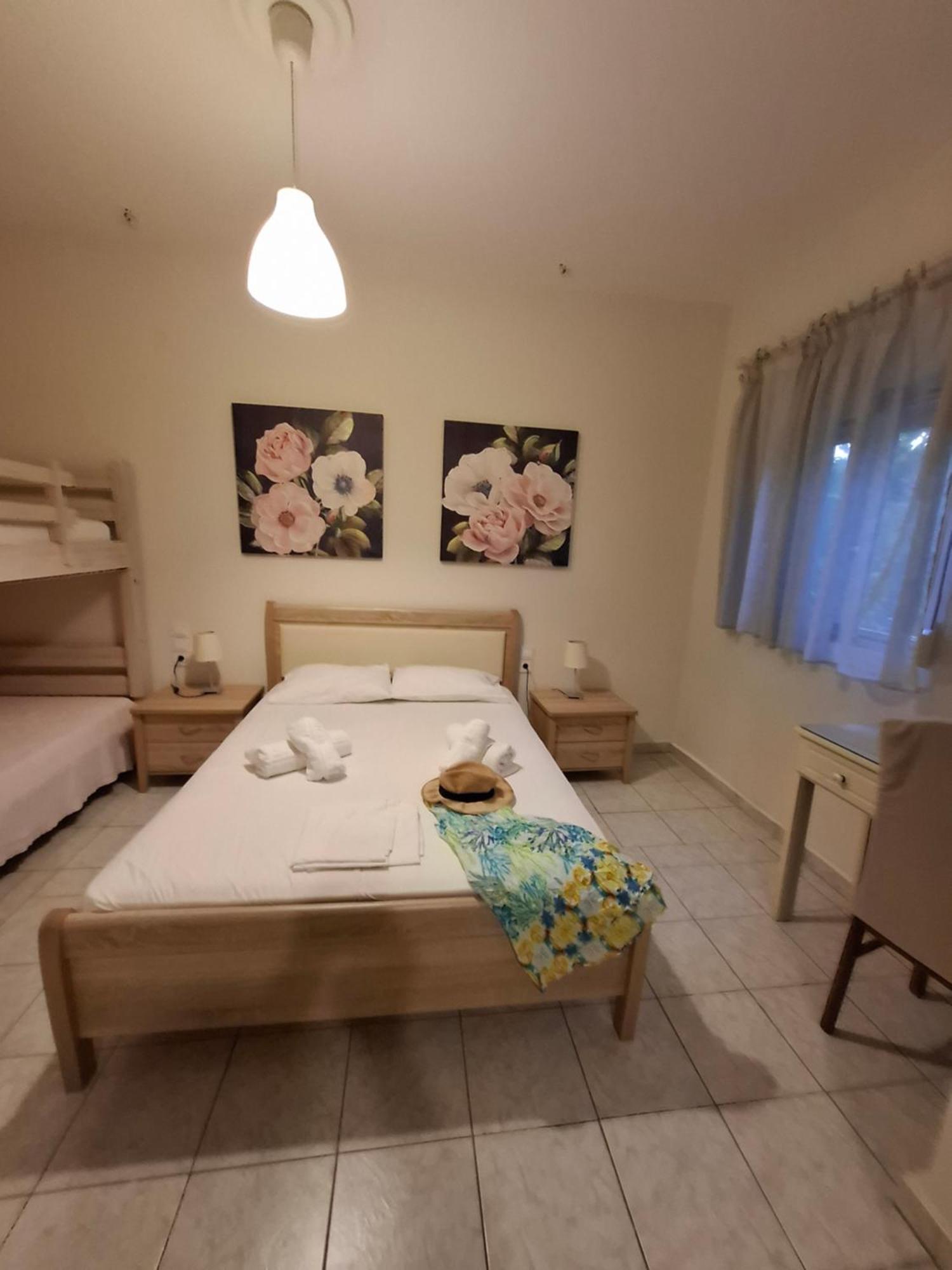 Mamanis Studios Loutra Edipsou  Luaran gambar